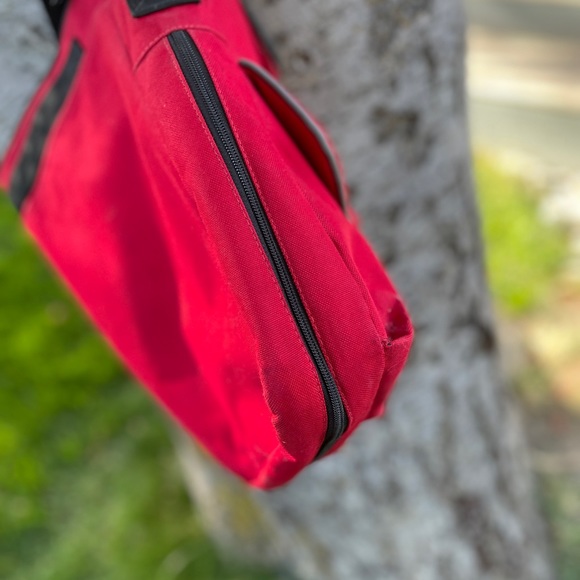 Skip Hop Duo red multi-pocket bag - Picture 8 of 10
